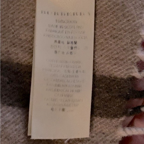 THE BURBERRY CHECK CASHMERE SCARF: Well loved. Authenticated with proof. - Picture 6 of 7